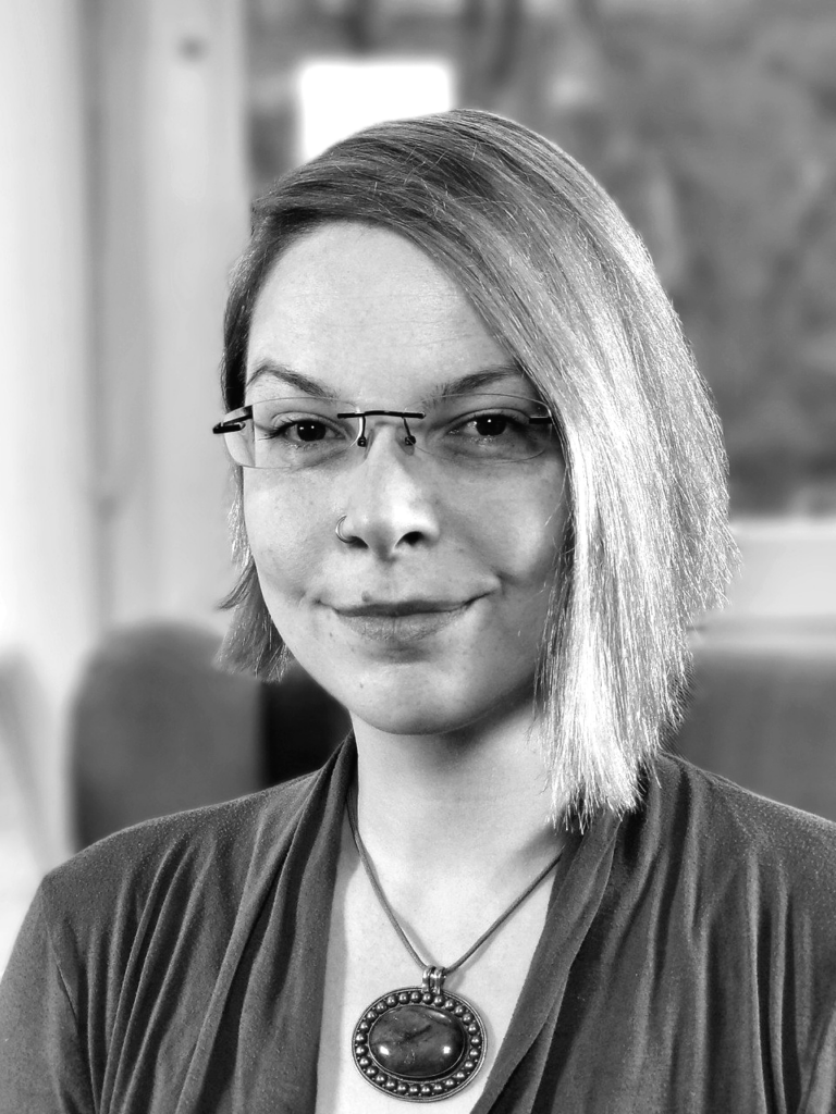 Ein schwarz-weißes Porträt von Friederike Amara Sonnenberg